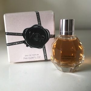 Viktor & Rolf Flowerbomb🌺